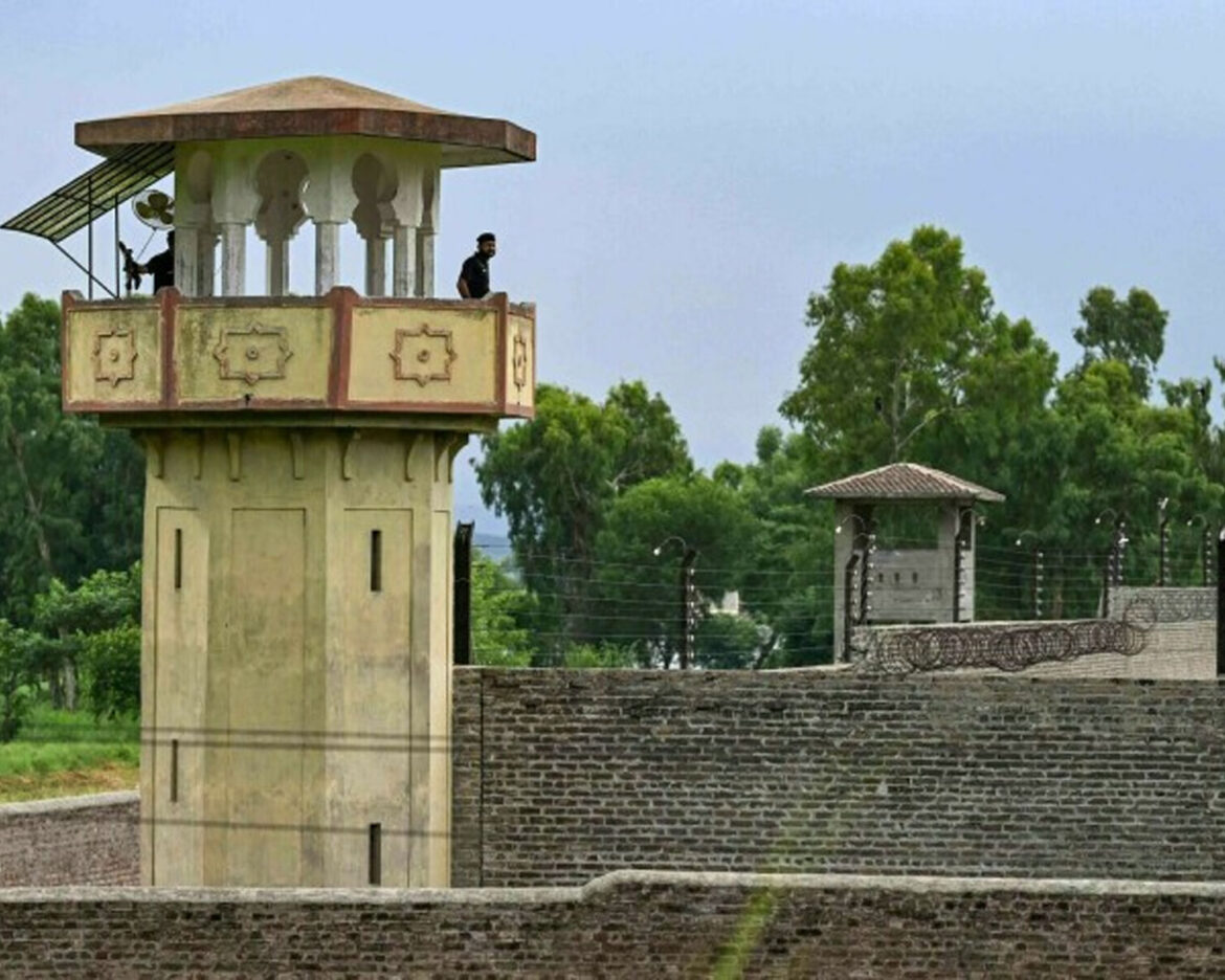 Imran-Khan-Attock-Jail-web