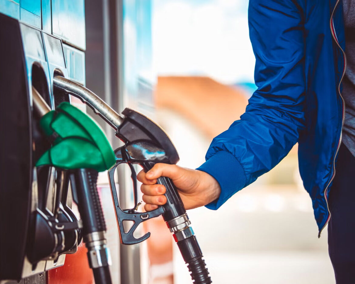 Interim-PM-stun. petrol price in pakistan