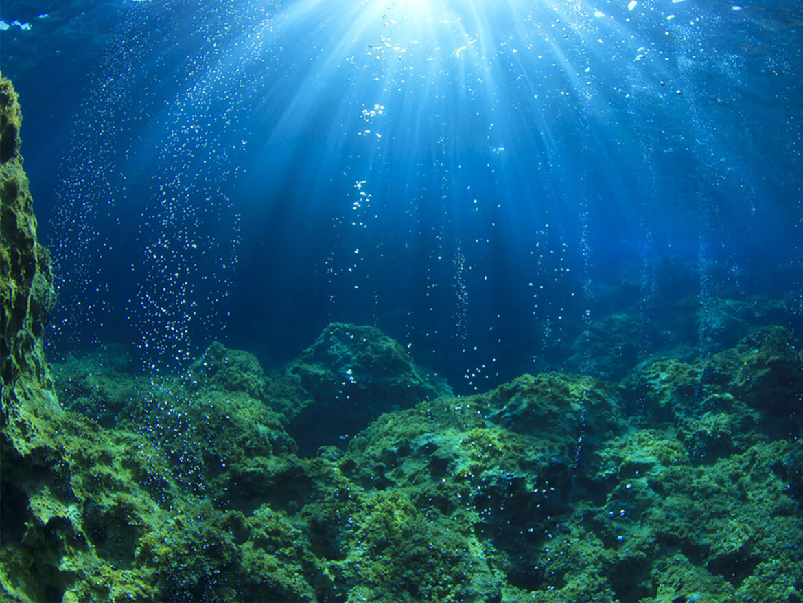 underwater-volcano.jpg1