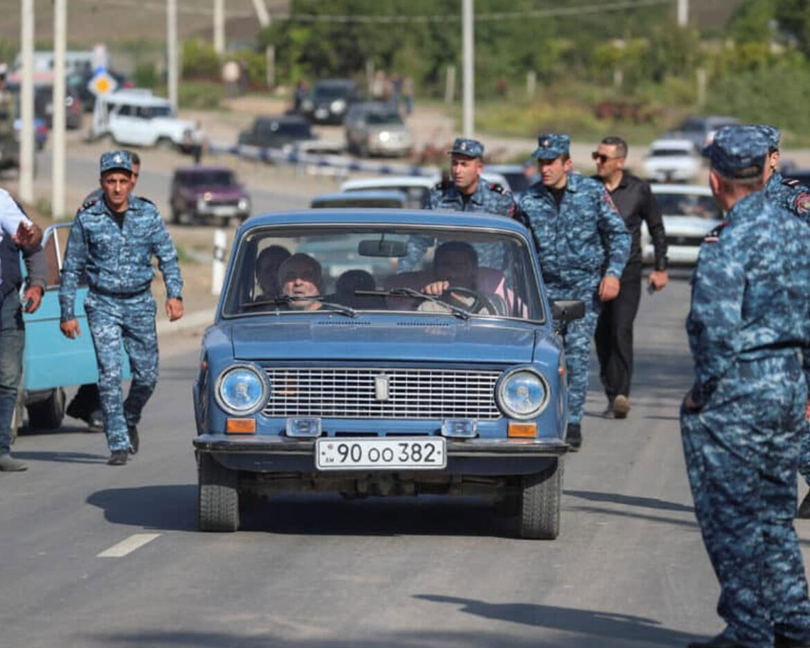 Armenians-Leaving-Nagorno-Karabakh–After-Azerbaijan’s-Victory