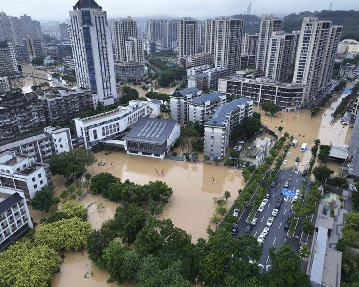 China-Torrential-rain-Distruction