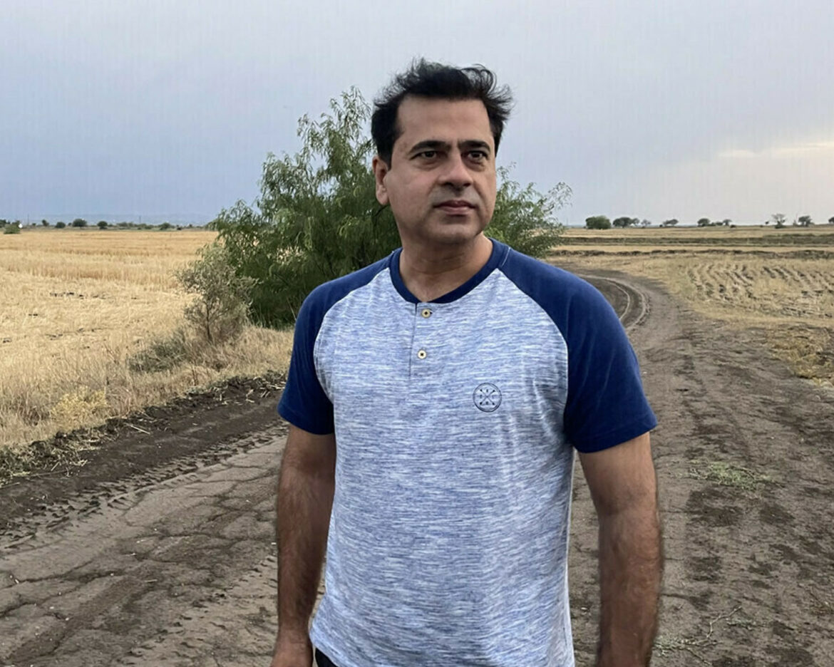 Imran-Riaz-Khan-is-Back