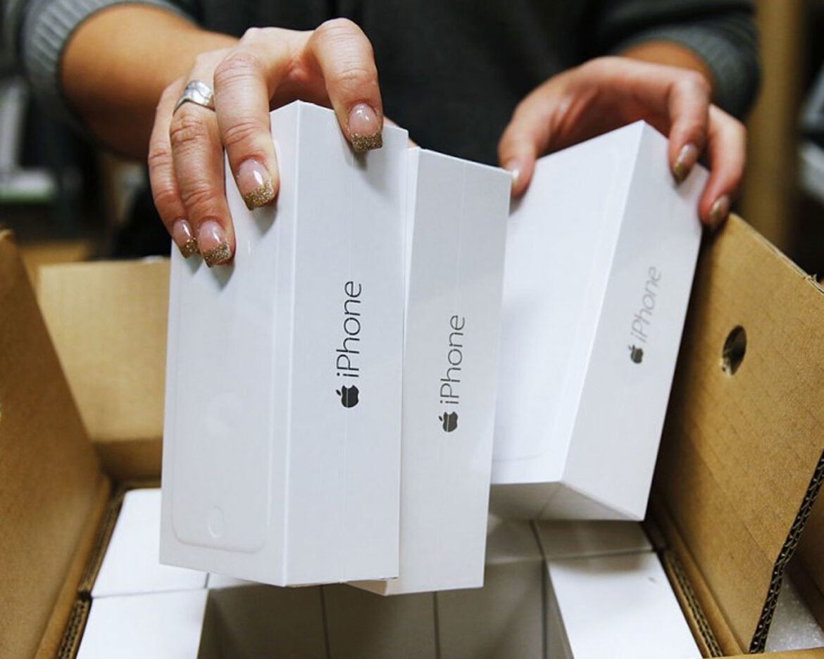 Iphone-Removed-from-market-for-Electromagnetic-Emission