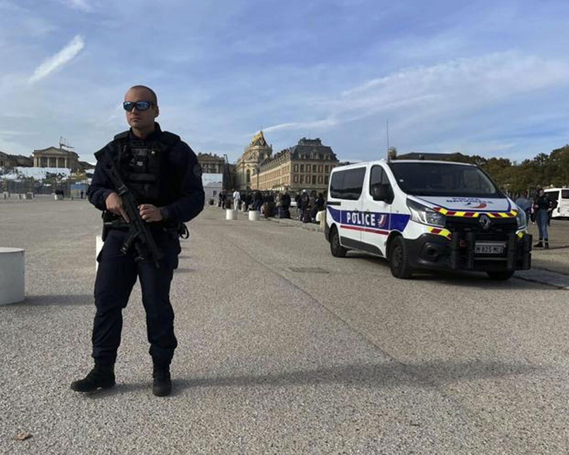 French-airports-on-alert