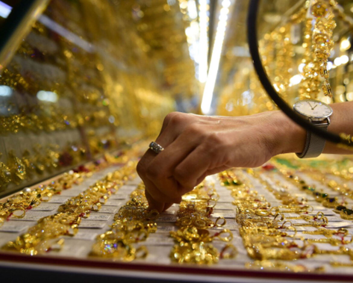 Gold-price-amidst-crackdown
