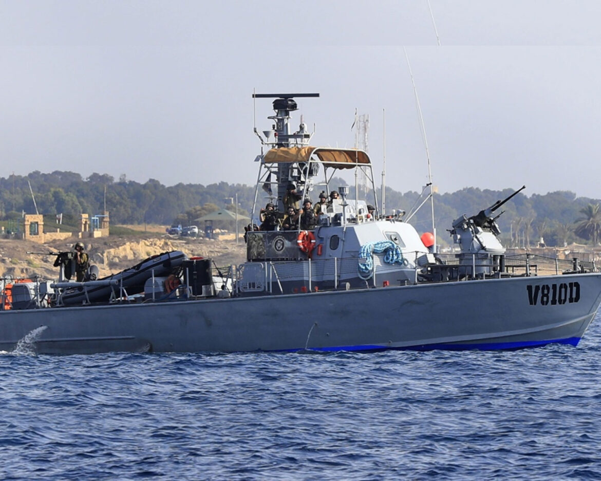 Israel-deploy-Boat-at-yemen