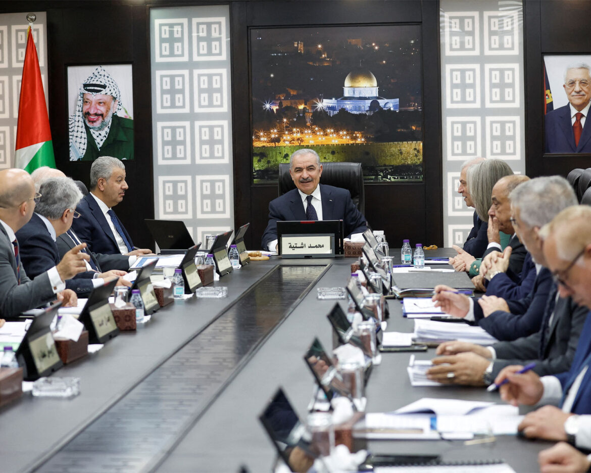 Palestinian-President–Resign