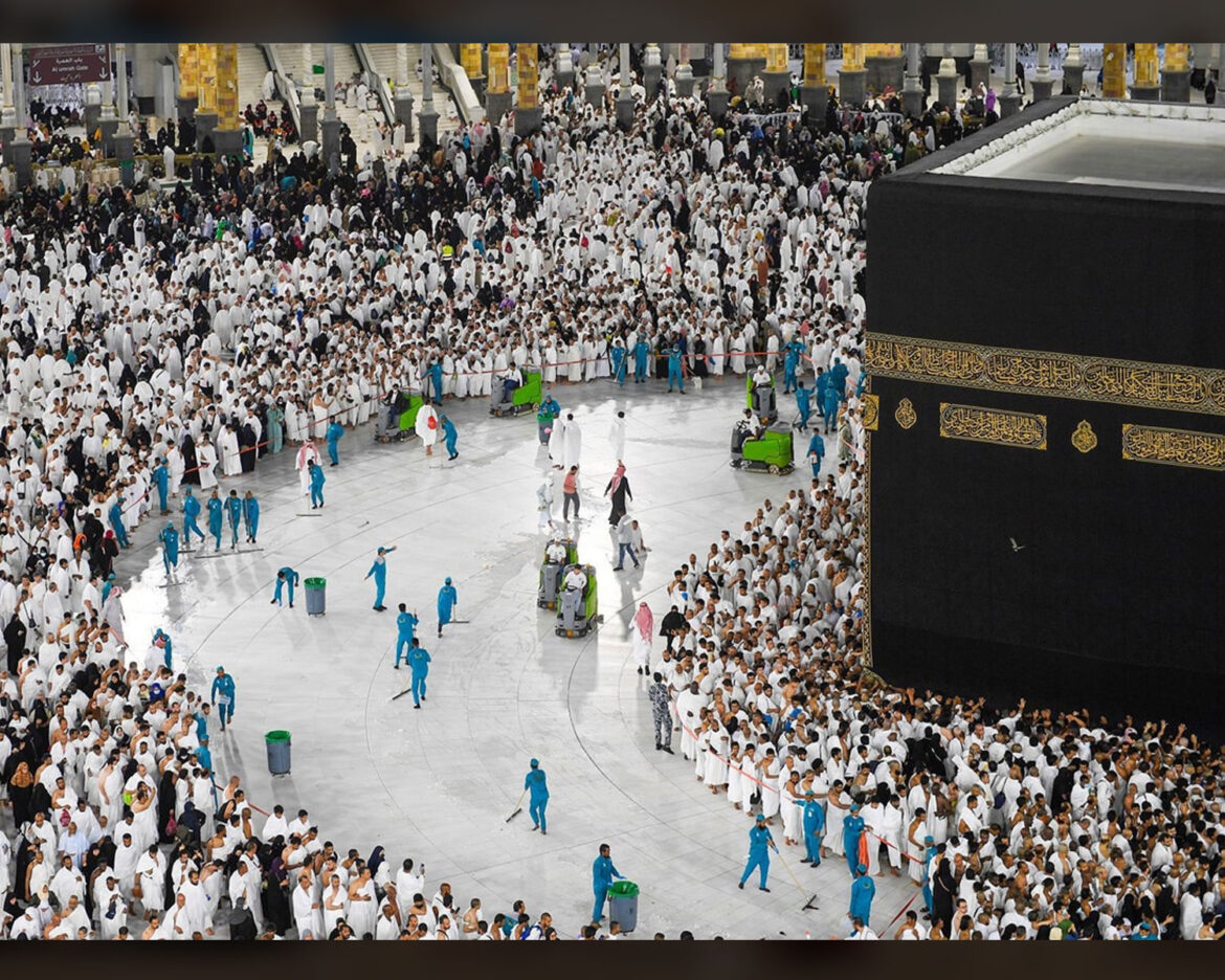 Makkah-Sees-over-Million-Worshippers