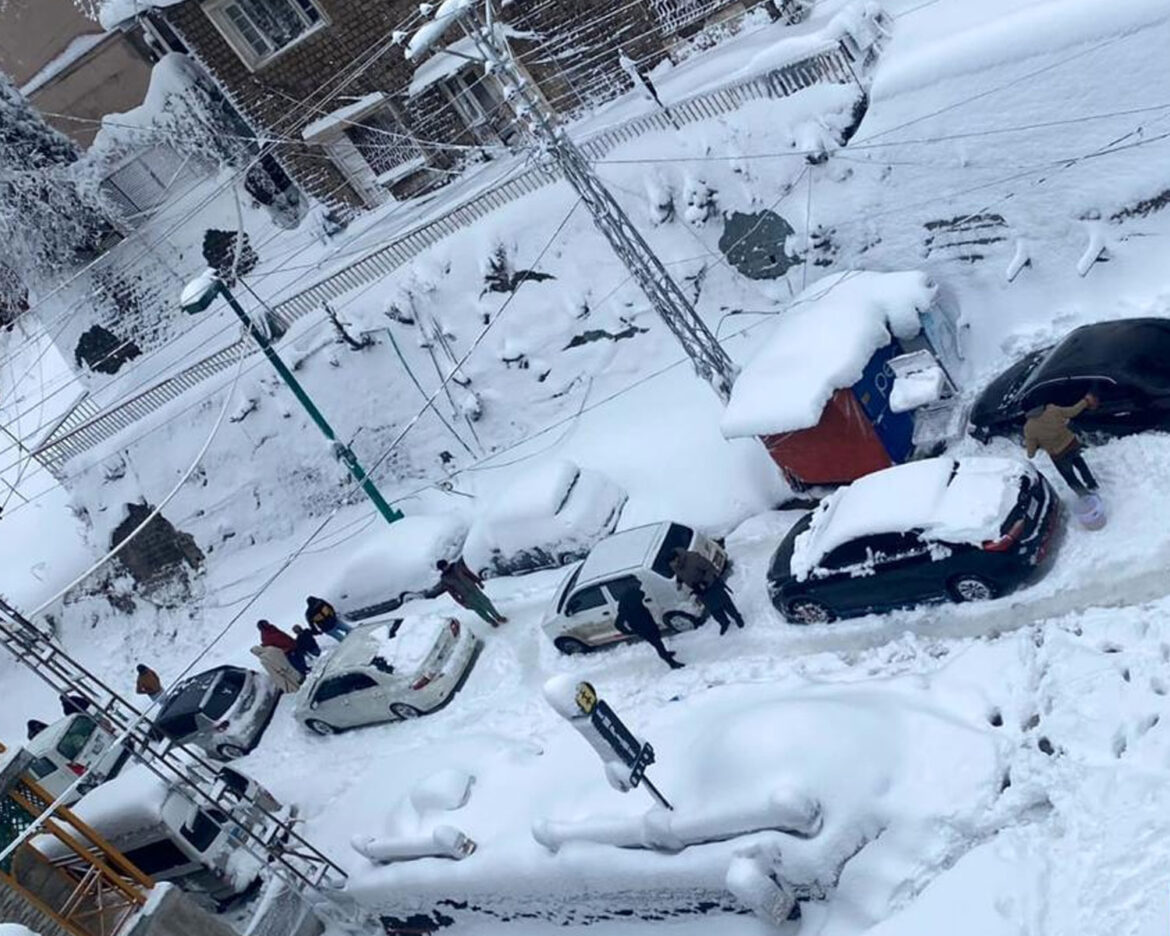 Snowfalls-in-pakistan