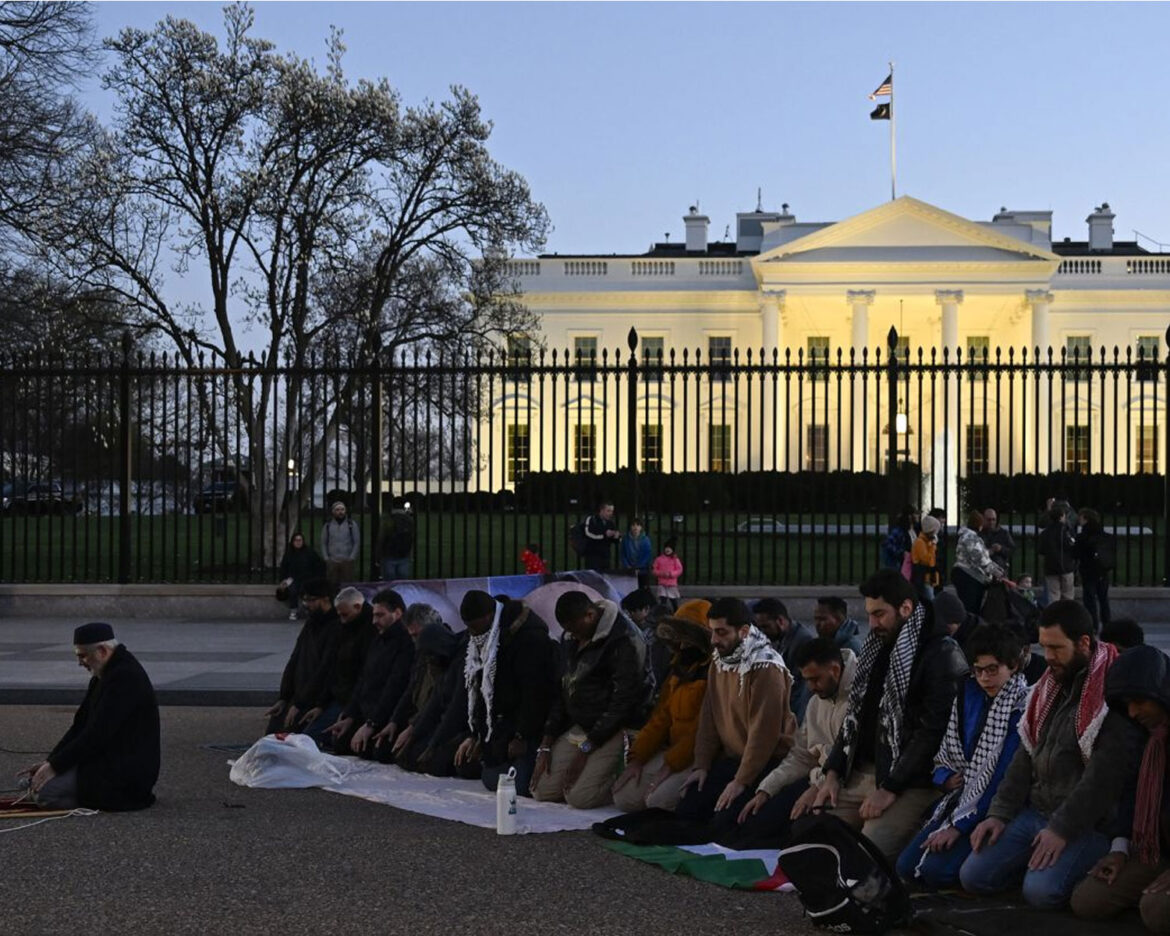 White-House-Cancel-Iftar-amid-protest